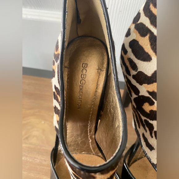 BCBGeneration Animal Print and Black Heels - Picture 4 of 4